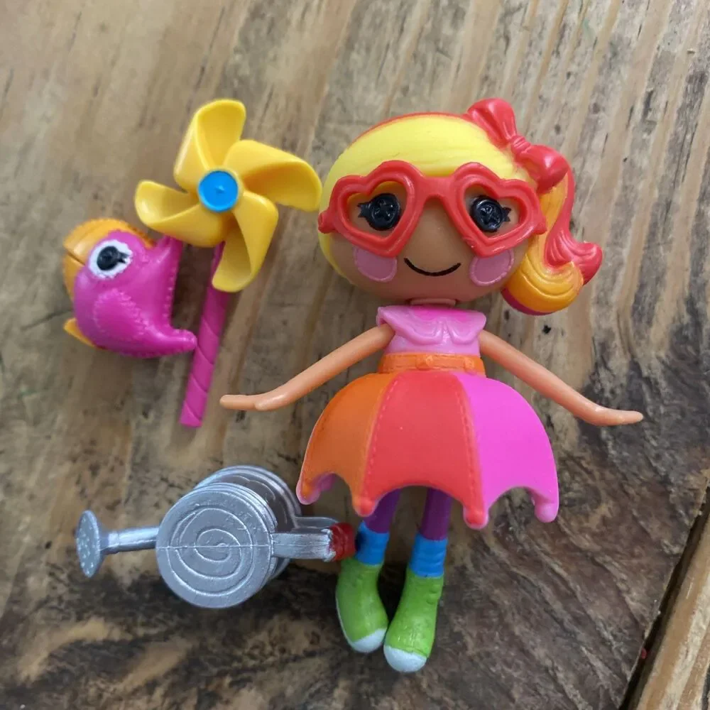 Lalaloopsy Mini Series April Sunsplash 3 Inch Figure Doll with Accessories